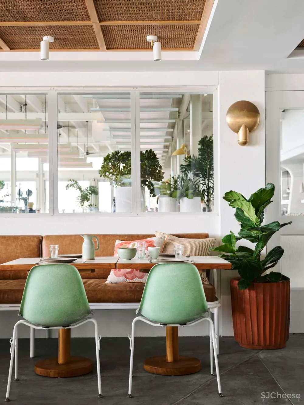 首发 | 澳大利亚黄金海岸上悠闲怀旧的Burleigh餐厅