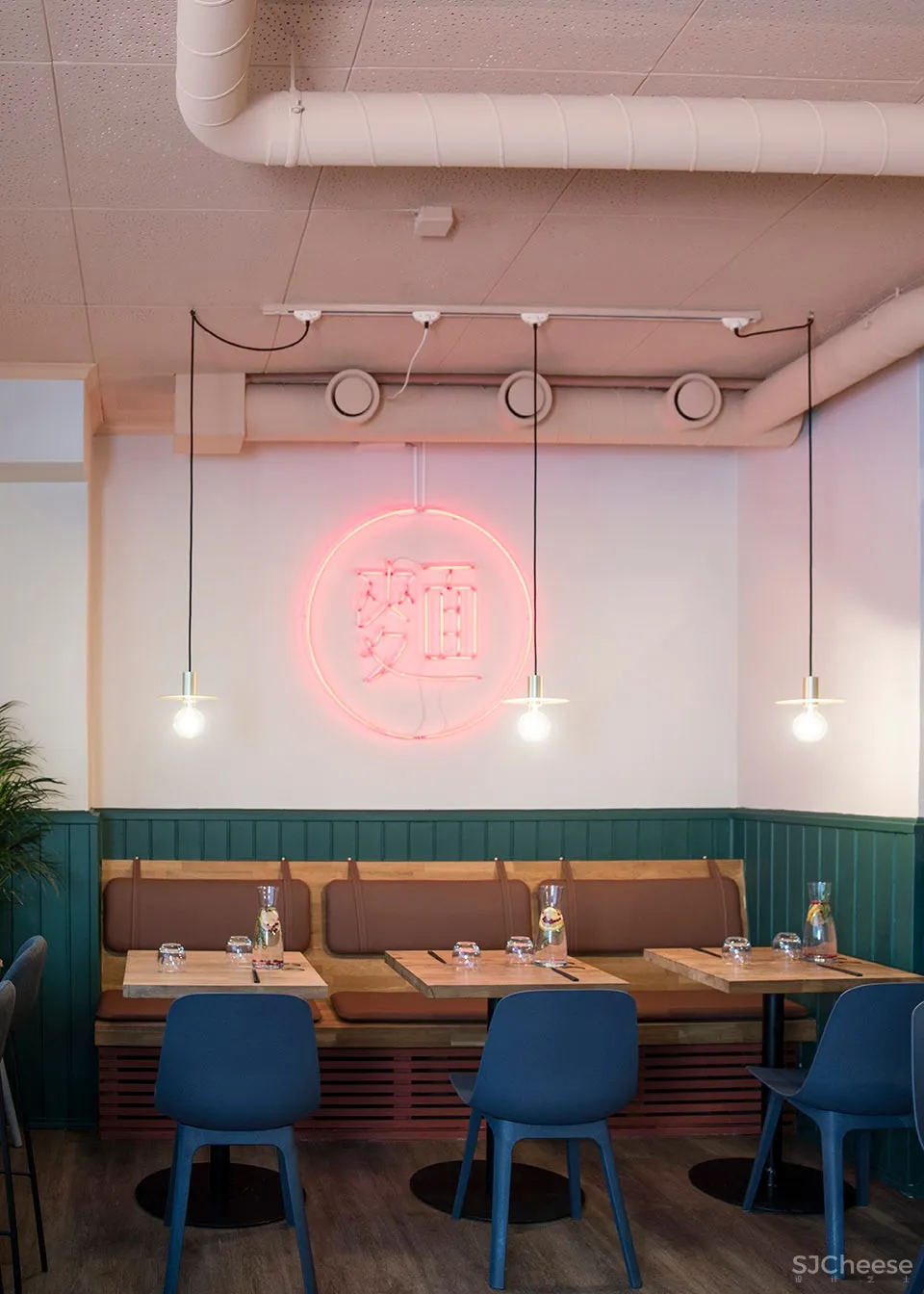 Noodle Story面馆,赫尔辛基 / Yatofu Creatives