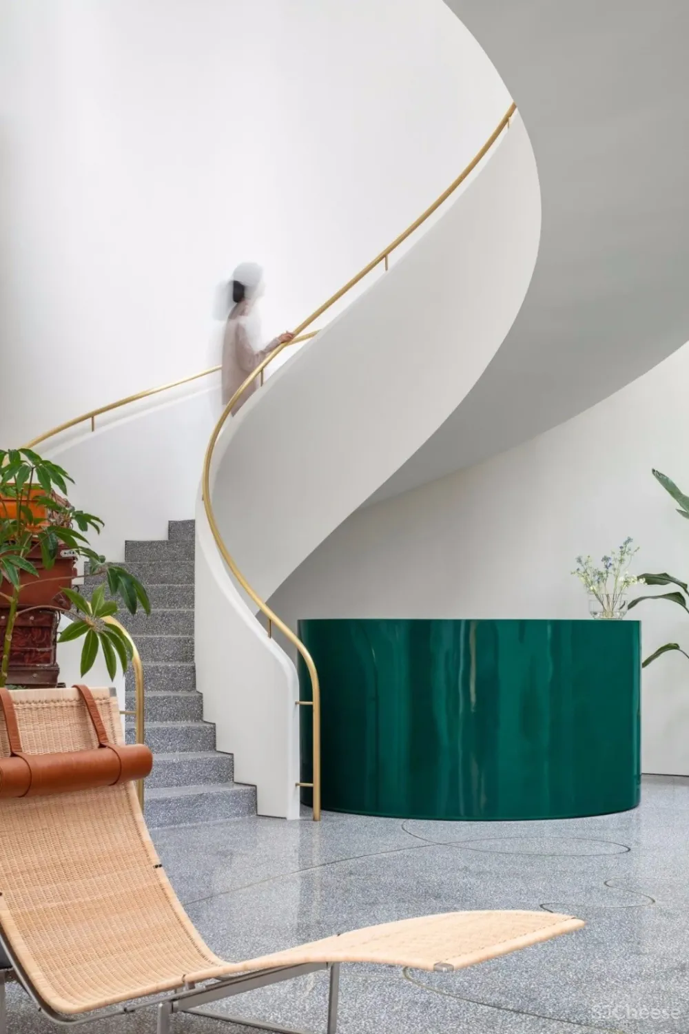 Jaime Hayon新作 | 西安Fritz Hansen,营造“神庙般”的美感