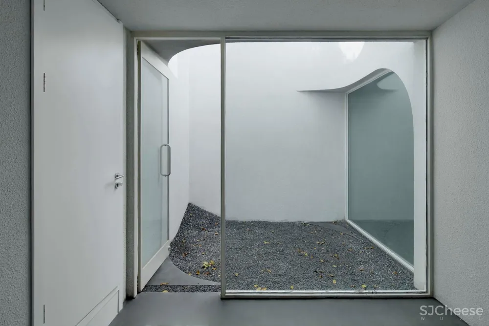 Baitasi Hutong Gallery / DnA