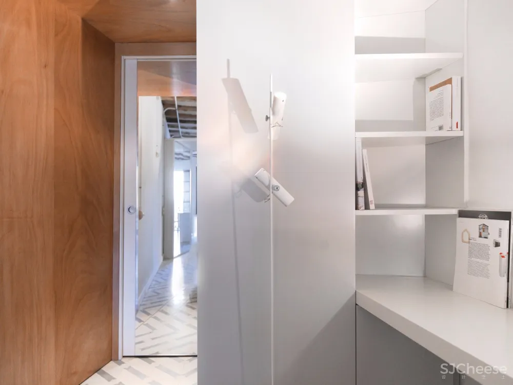 Cometa Architects:The Lightslice,从破旧公寓到阳光漫射居所