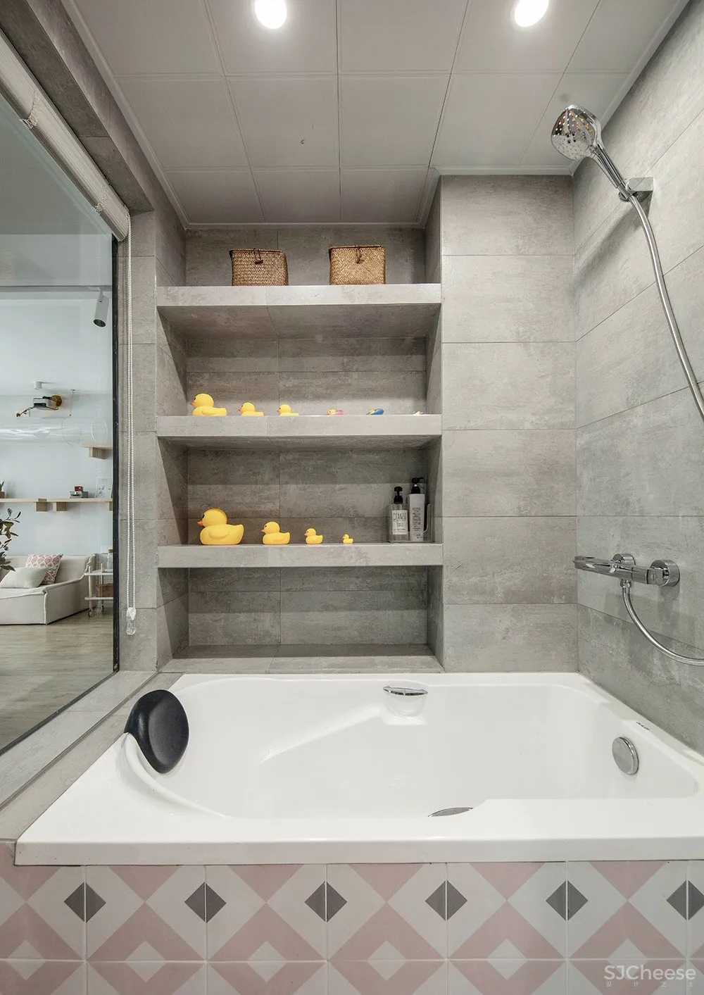 两个日系女孩在60㎡小屋丨收纳进了满房杂物,还有4只猫咪主子