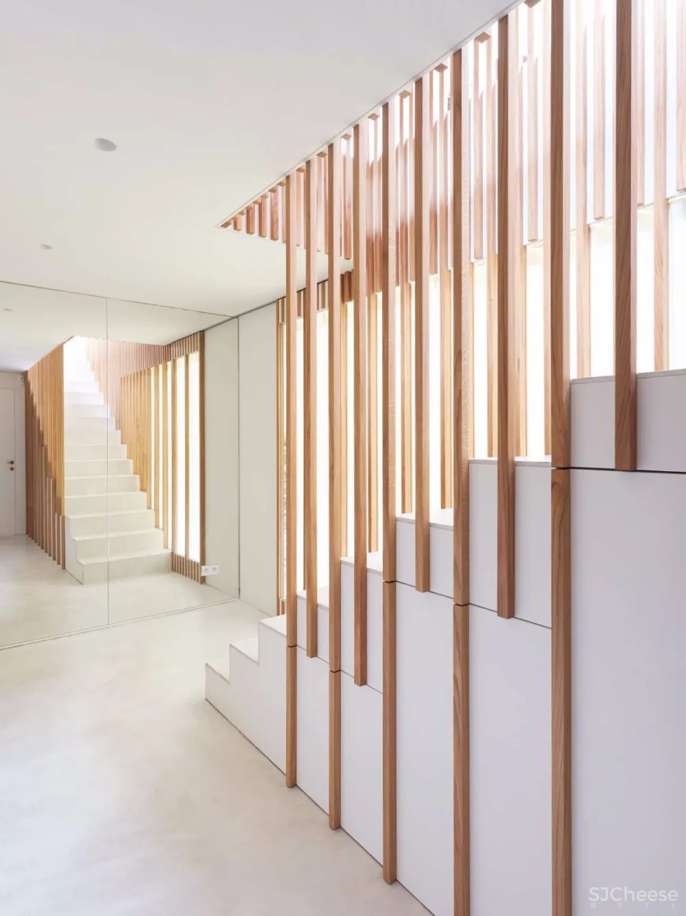 首发 | 05 AM arquitectura 明快美学:巴黎白色阁楼的内部翻新