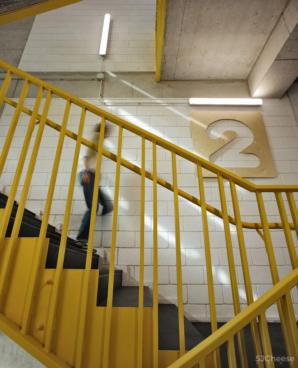 Ayb中学教学楼C座,亚美尼亚 / Storaket Architectural Studio