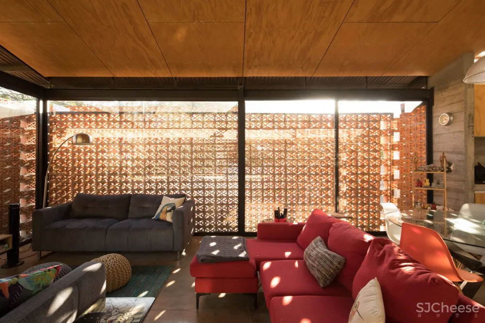 Arkosis：传统房屋改造实用住宅 La Garita House