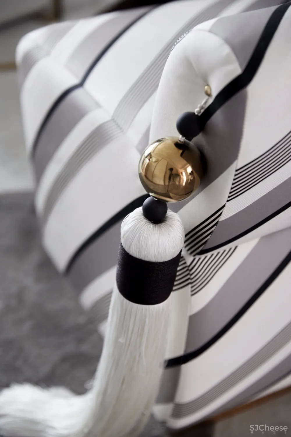 ‘’红梨色‘’点缀的奢丽雅致样板房丨这是一场以取悦自我为主题的视觉盛宴