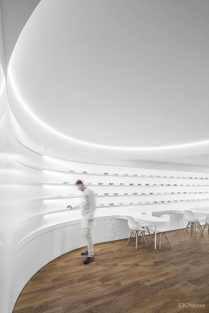 首发 | Tsou Arquitectos:明亮线条眼镜店 Optical Pitaes