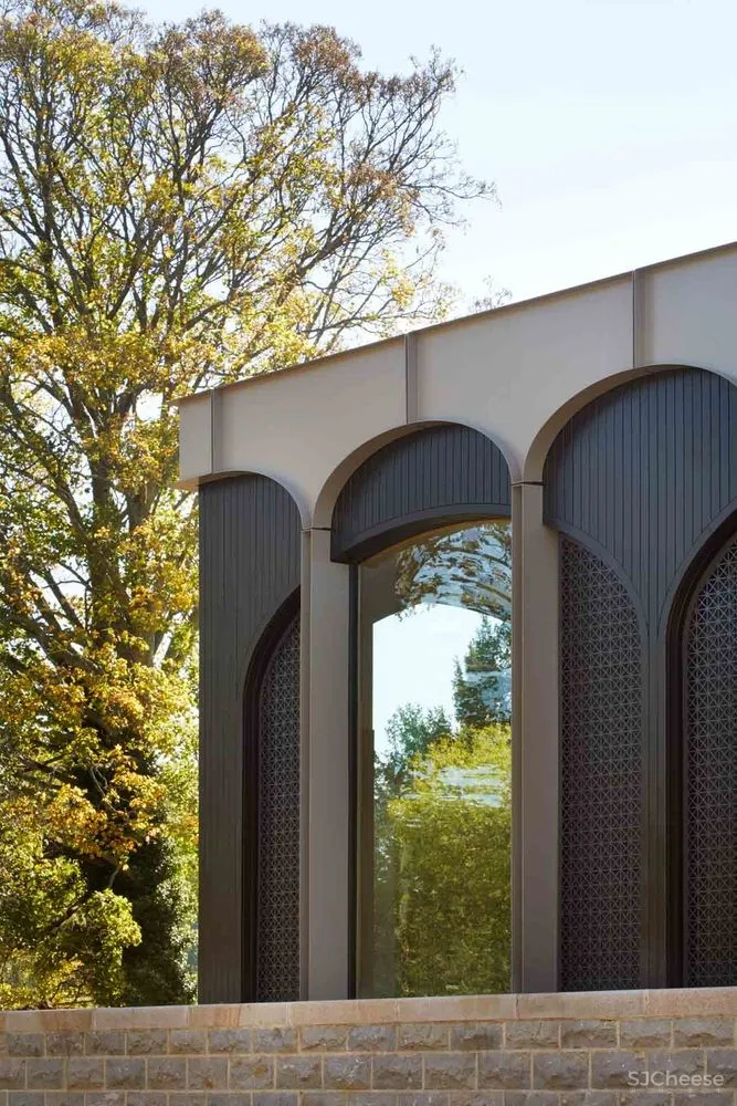 首发 | Morris+Company:充满阳光的拱形轻木餐厅