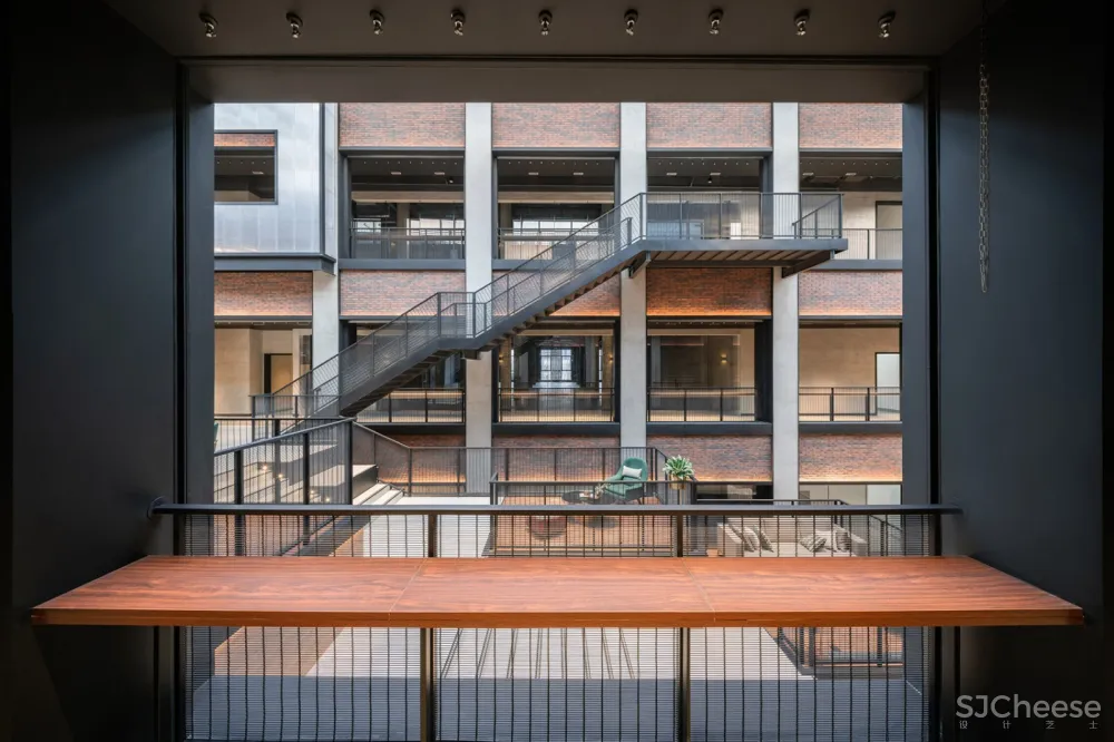 上海滨江道办公楼 / HPP Architects