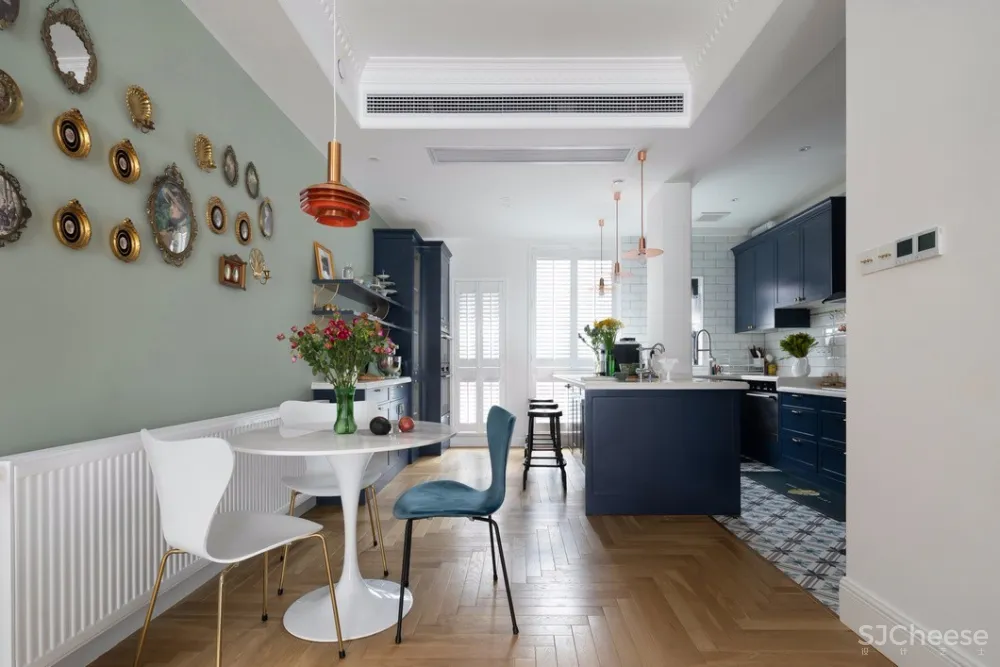 310㎡ 顶层洋房丨在这里养花、聚餐,美极了