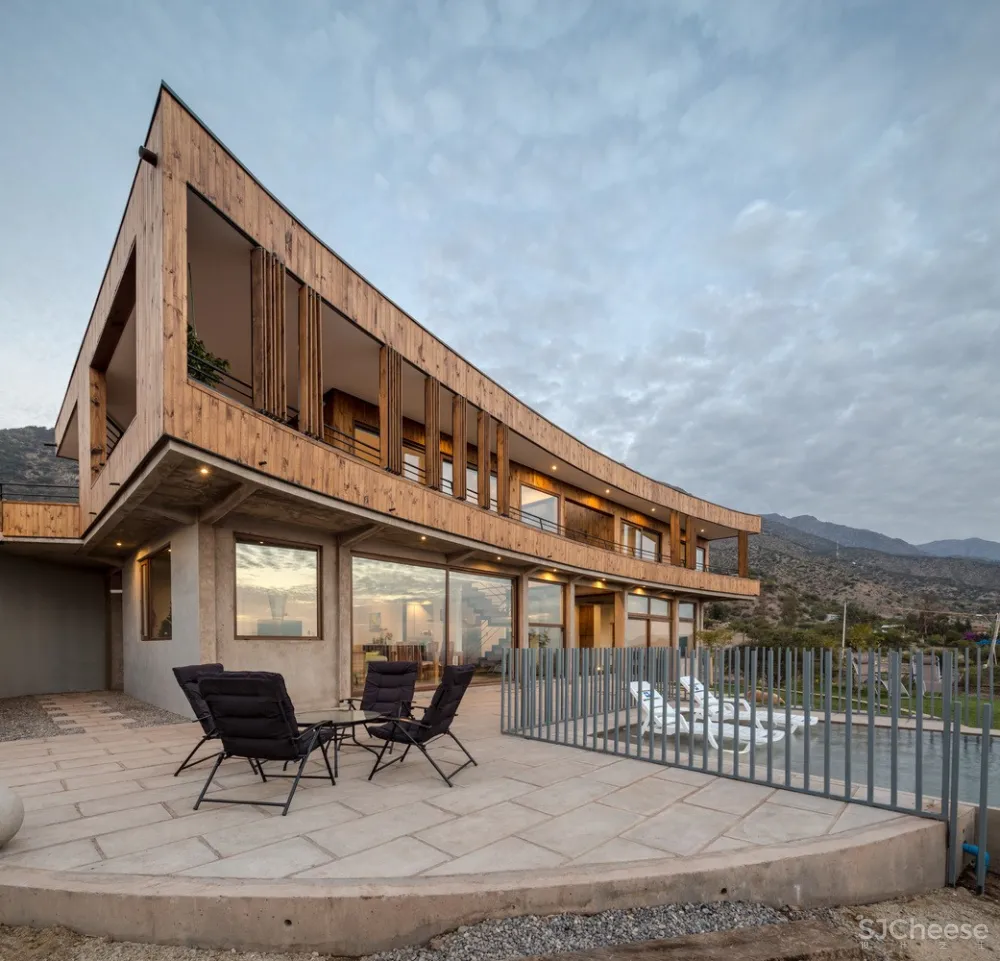 Biourban Arquitectos:橡木色住宅 H.D. House