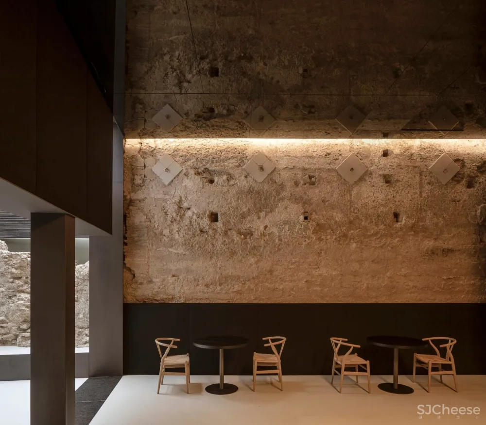 首发 | FRANCESC RIFE STUDIO 新老元素的对比:西班牙瓦伦西亚 Sucede餐厅