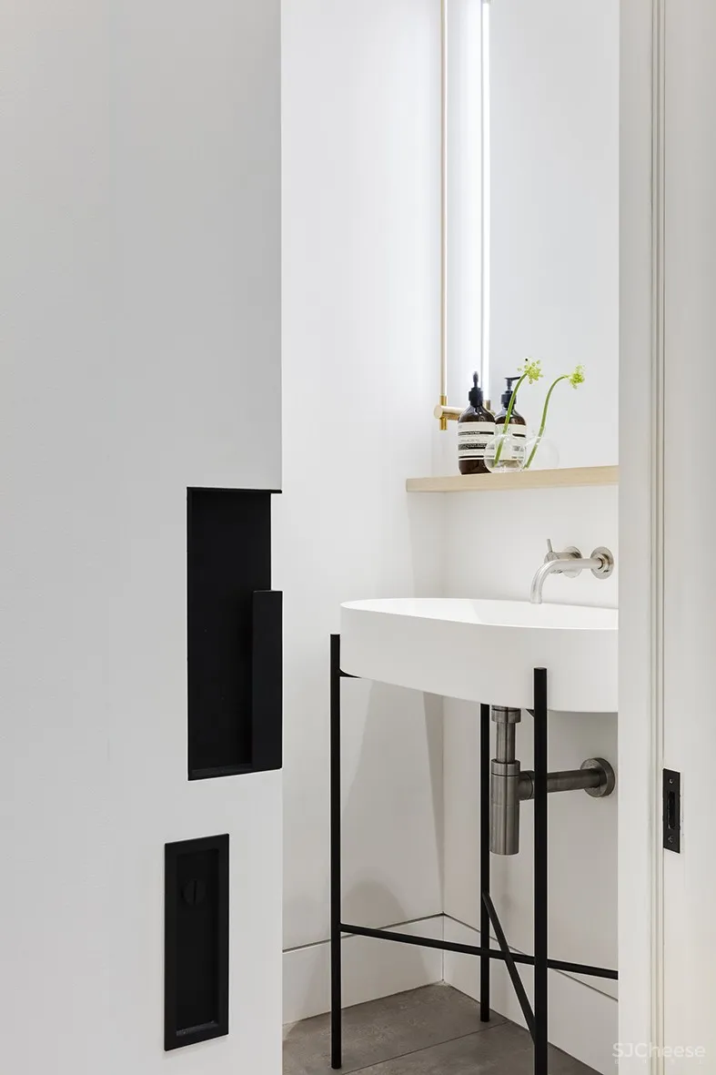 Louise Holt新作 | 永恒的简约美学