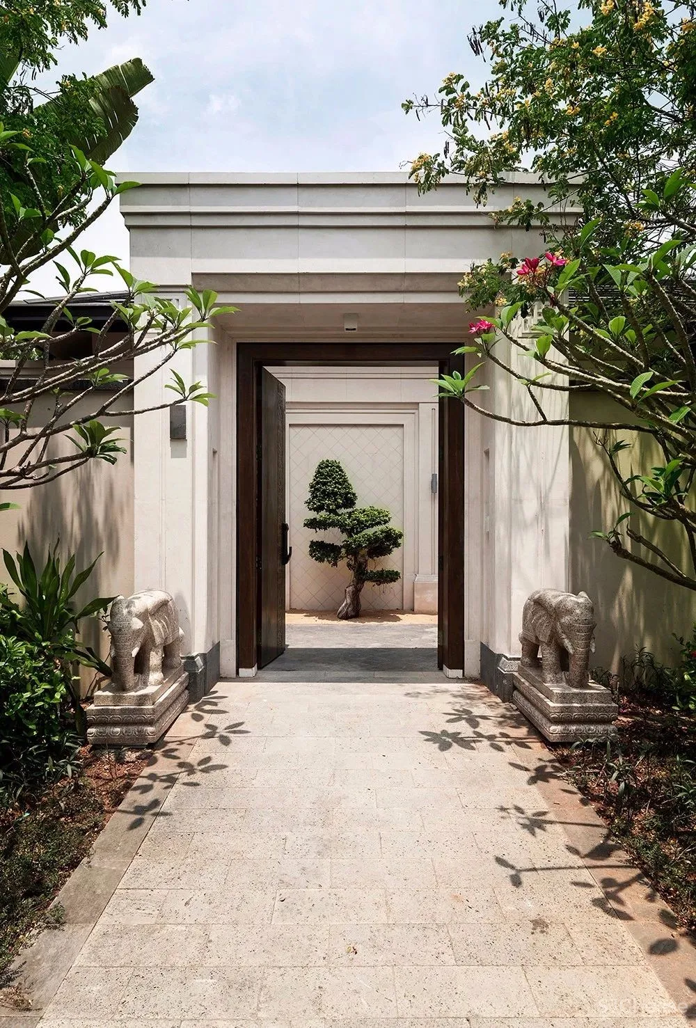 700㎡超级梦幻的花园大别墅丨打造栖居自然而现代的生活