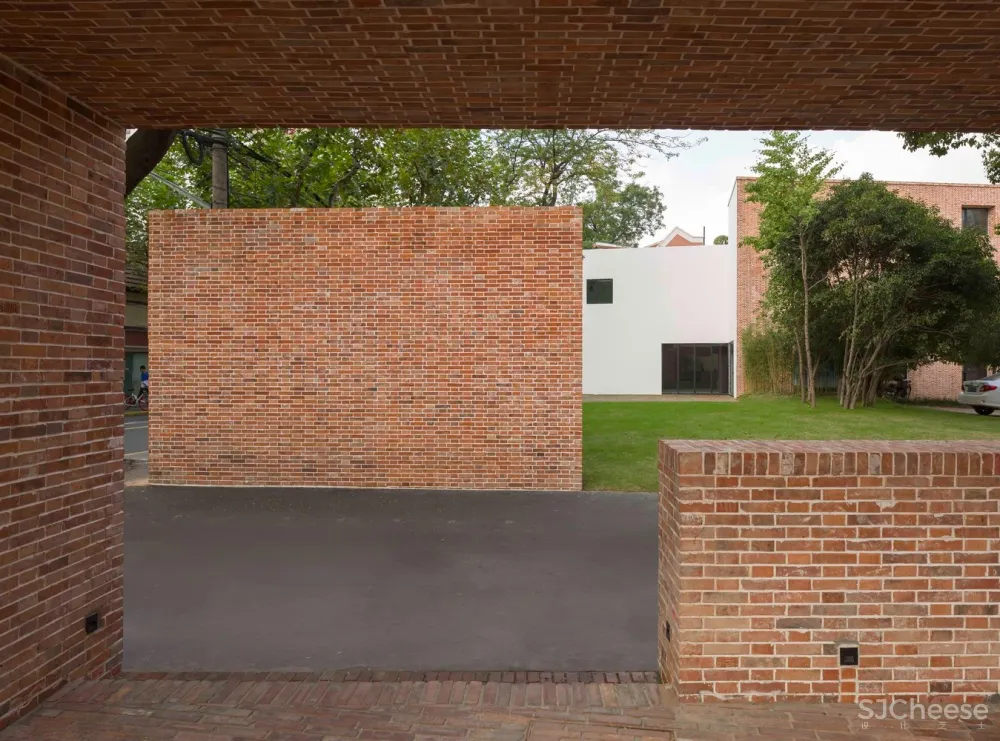 上海愚园路创意园区改造 / 如恩设计研究室