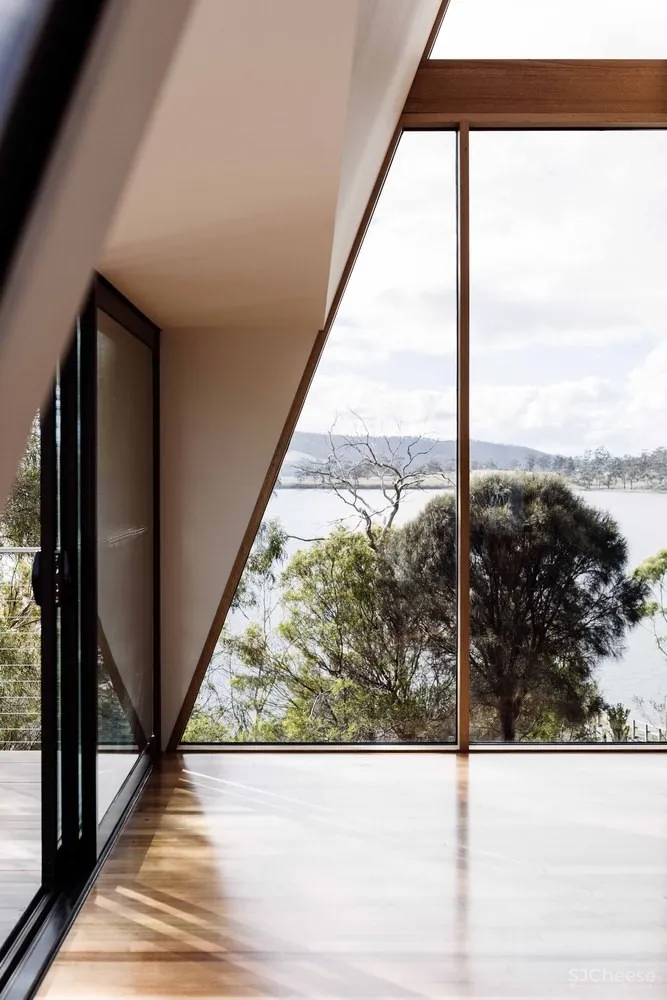 阿波罗湾屋,围绕旧棚屋搭建的度假小屋 / Dock4 Architecture