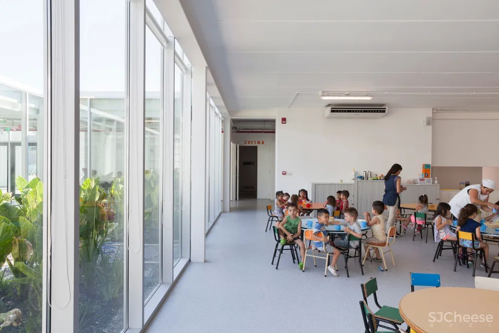 Dirección General de Arquitectura + MDUyT + GCBA:新儿童发展中心 Child Development Centre Commune 8