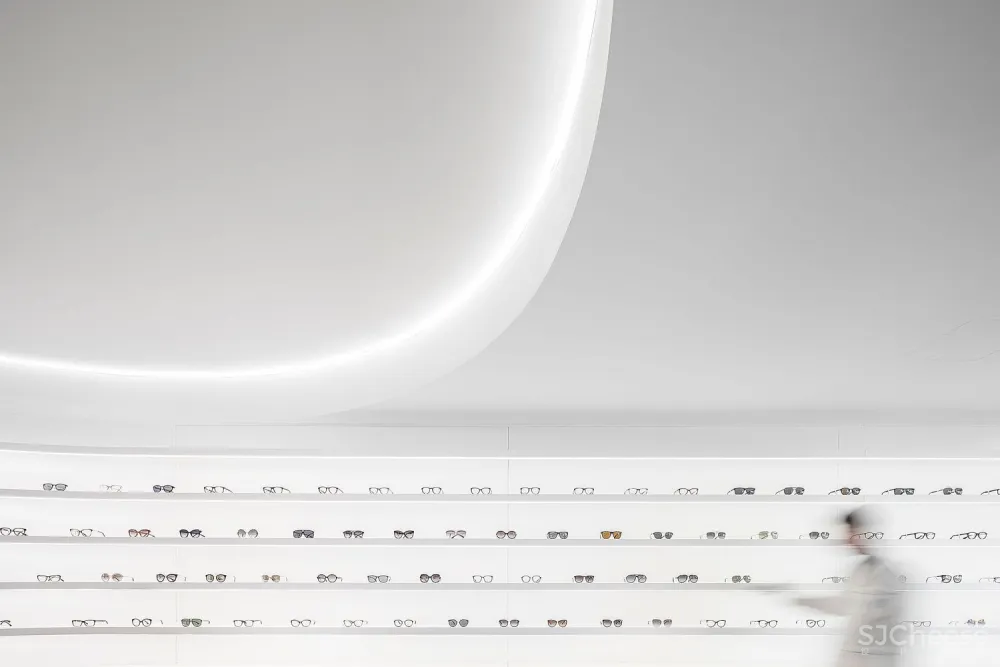 首发 | Tsou Arquitectos:明亮线条眼镜店 Optical Pitaes