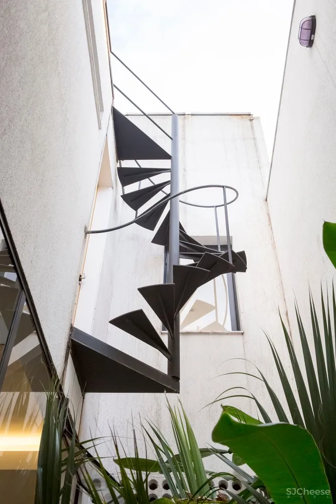 LAB606 | 巴西 XXX House