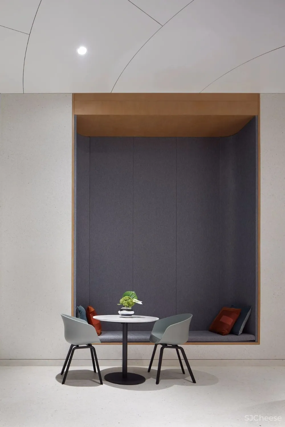 【于强设计&沃屋陈设】2600㎡“汽车主题“的售楼中心,酷爆了