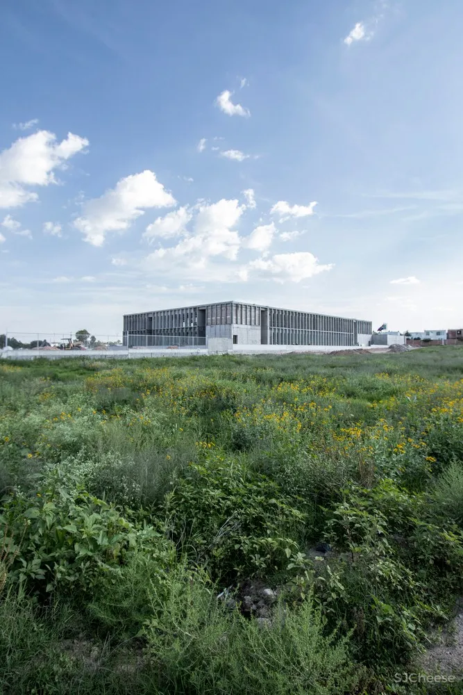 Commercial School Aguascalientes / Centro de Colaboración Arquitectónica + Rodrigo Valenzuela Jerez + Camilo Moreno