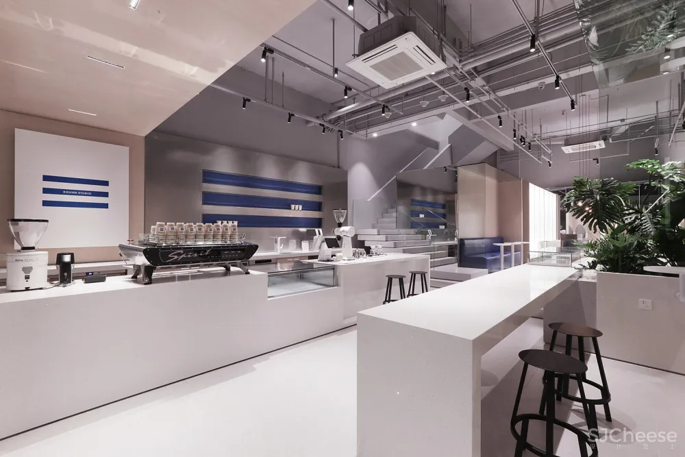 ROUND STUDIO / 渝恩概念室内设计