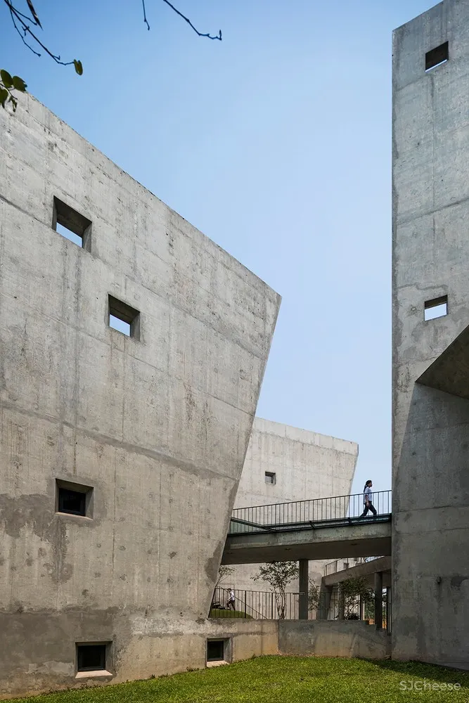 Viettel 厂外工作室 /武重义建筑事务所