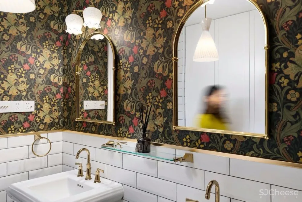 310㎡ 顶层洋房丨在这里养花、聚餐,美极了