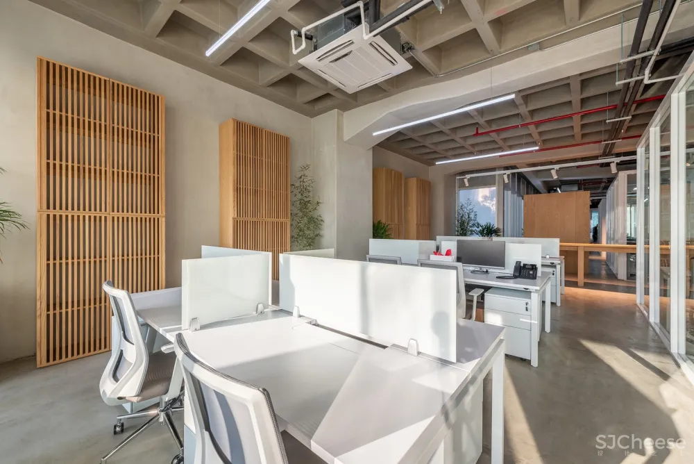 名创优品墨西哥办公空间 / Grupo Lateral Arquitectura y Construcción