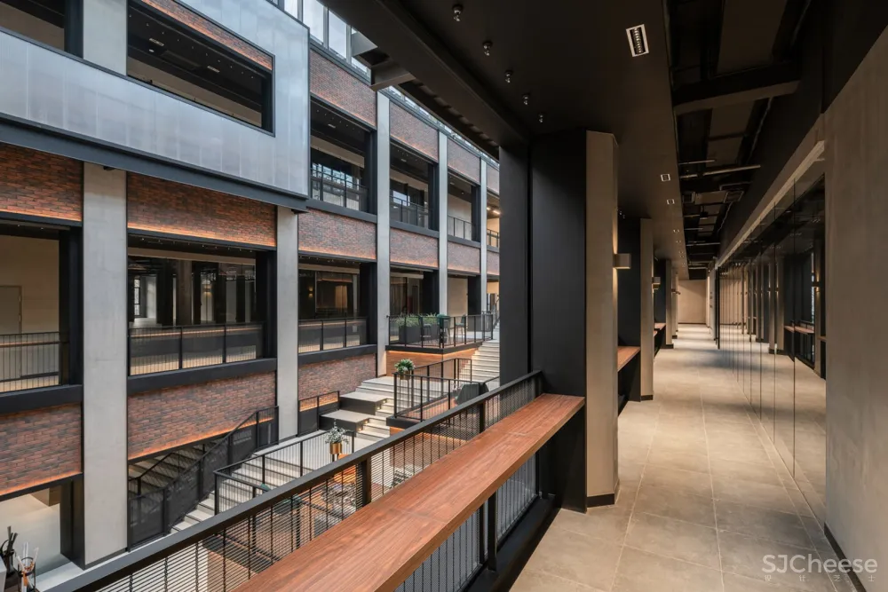 上海滨江道办公楼 / HPP Architects