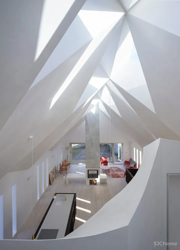 小教堂住宅 “Chapel” /Craftworks