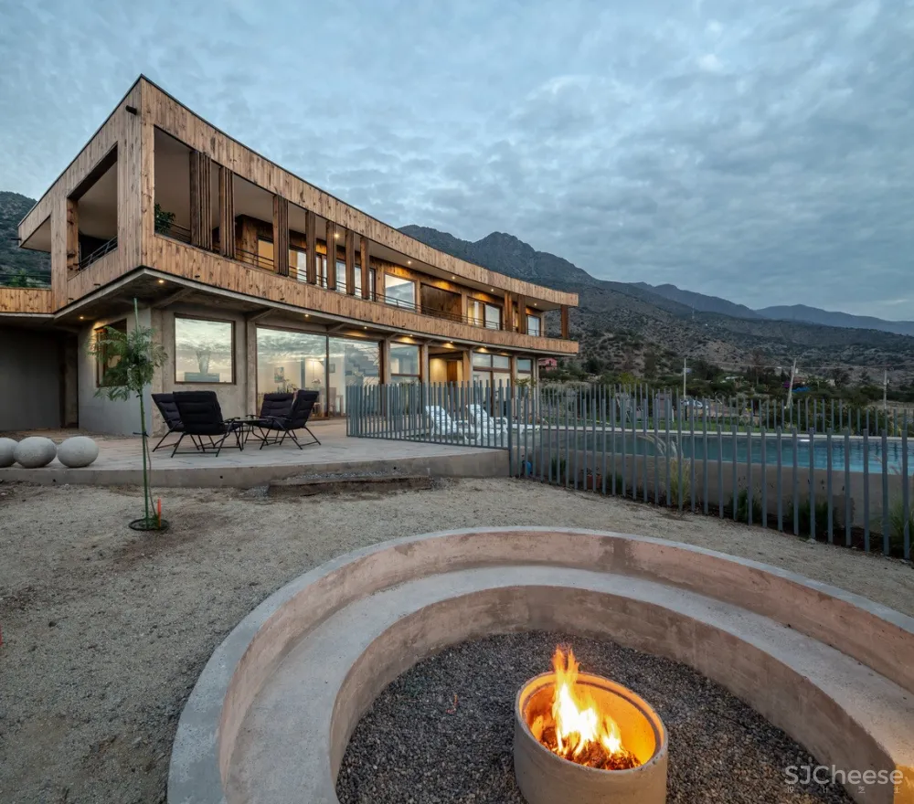 Biourban Arquitectos:橡木色住宅 H.D. House