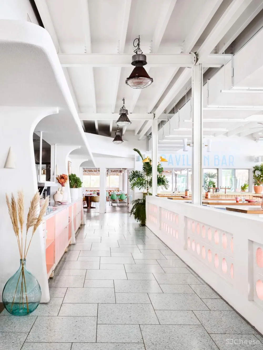 首发 | 澳大利亚黄金海岸上悠闲怀旧的Burleigh餐厅