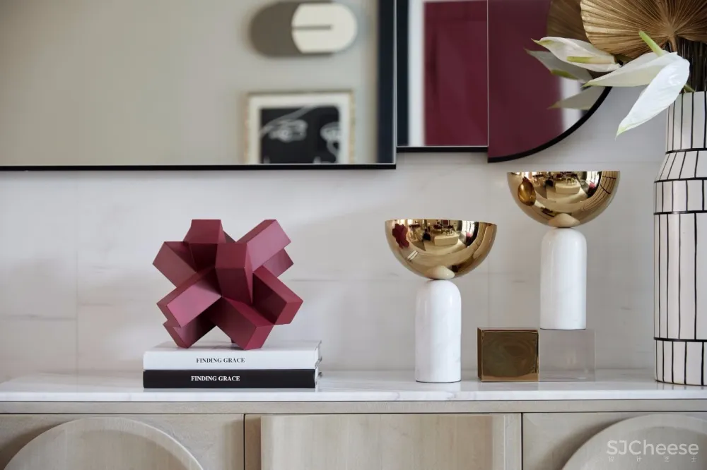 ‘’红梨色‘’点缀的奢丽雅致样板房丨这是一场以取悦自我为主题的视觉盛宴