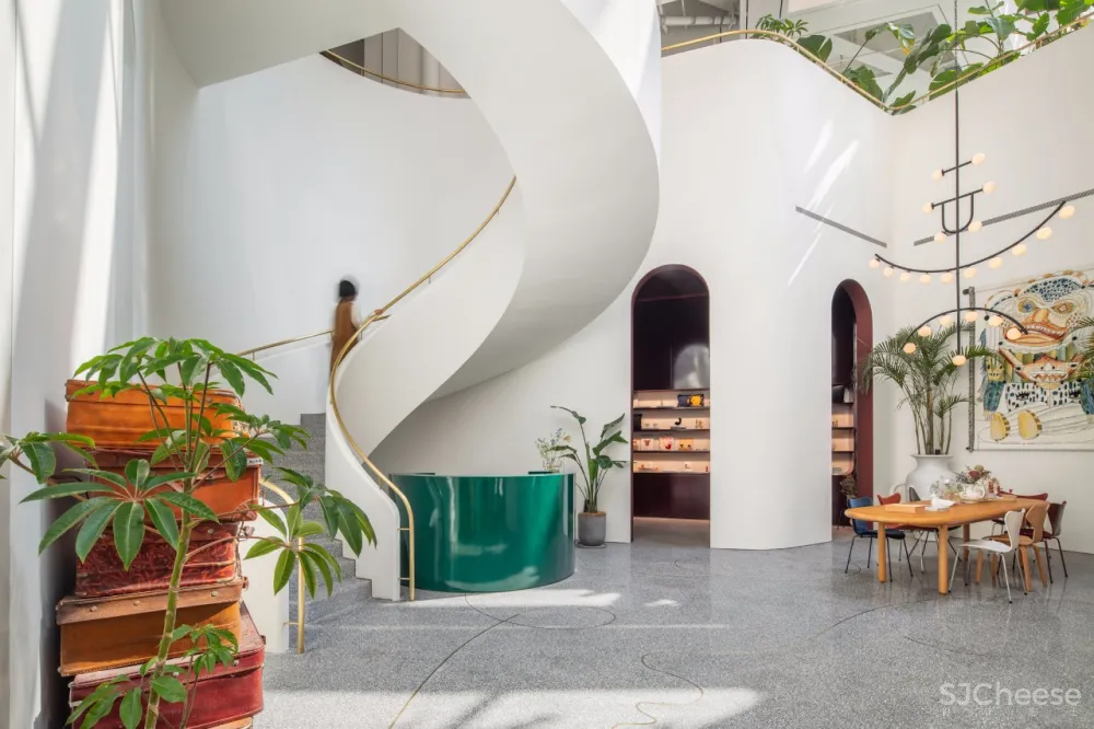 Jaime Hayon新作 | 西安Fritz Hansen,营造“神庙般”的美感