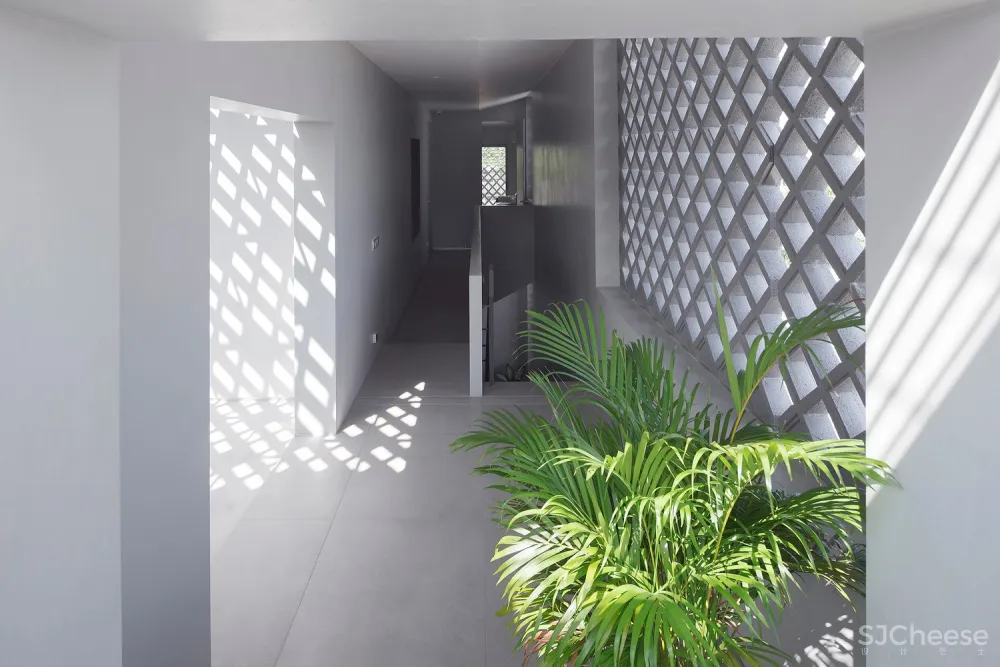 泰国镂空混凝土砖住宅 / all(zone)