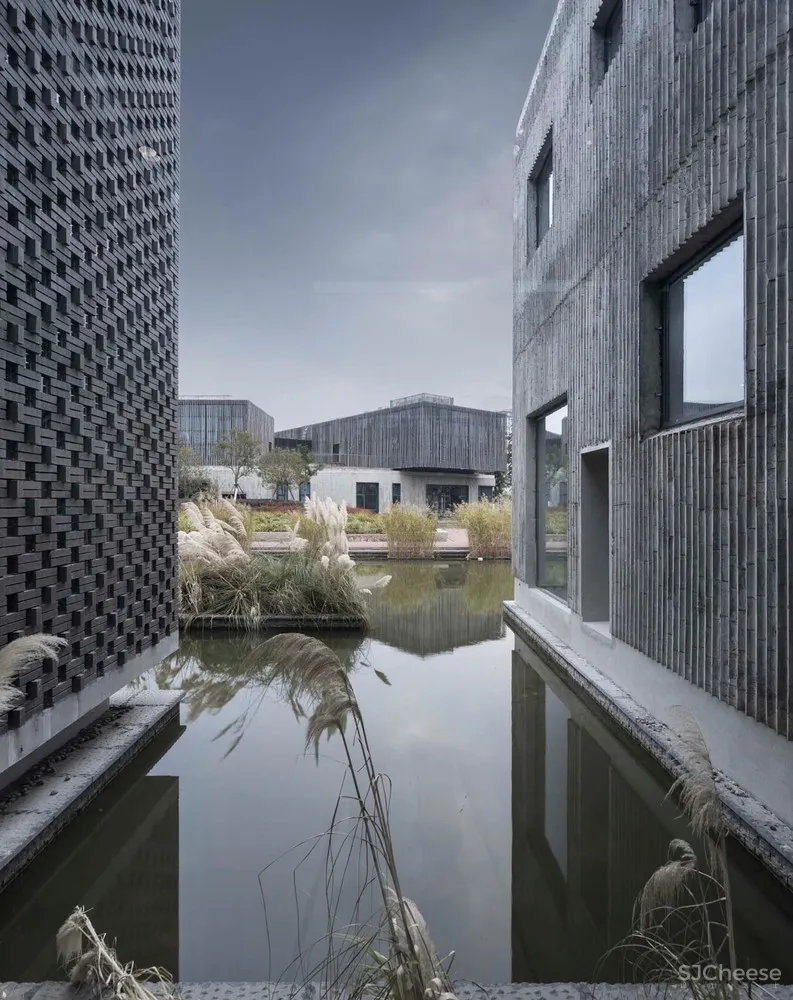 靖江市民俗艺术馆 / 荣朝晖工作室