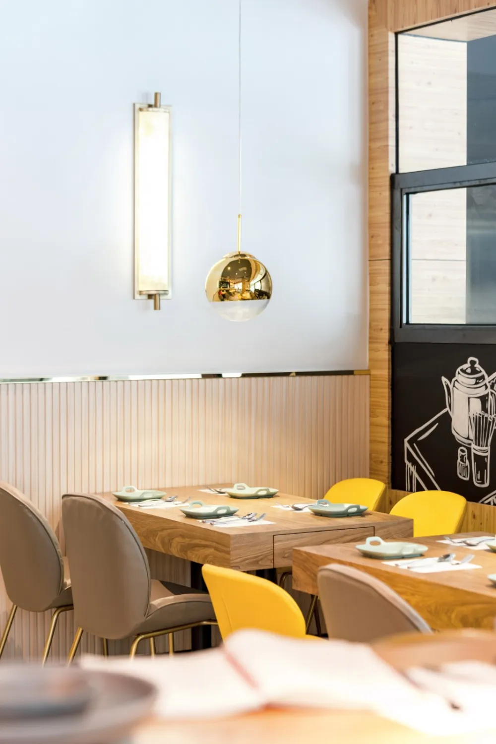 新作 | 《小荣大胜》港食餐厅