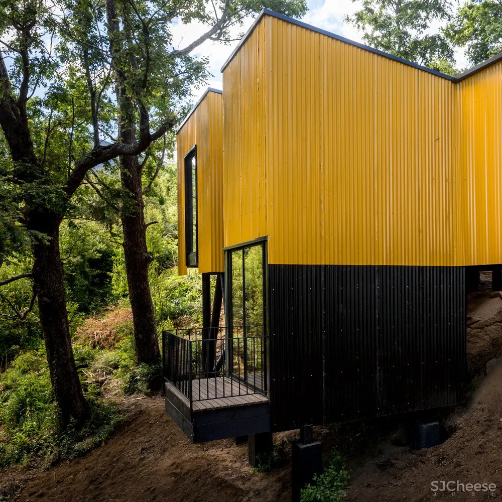 最新 | Alejandro Soffia:黄色屋子