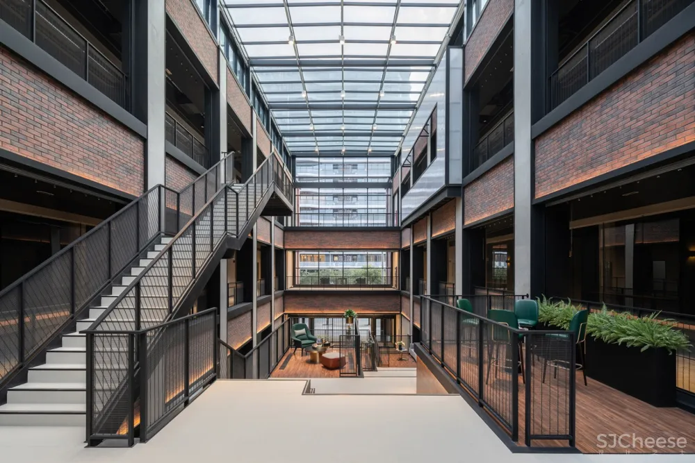 上海滨江道办公楼 / HPP Architects