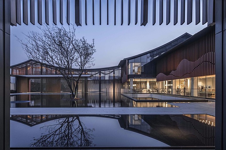 【超级豪宅】取传统东方庭院之意境丨借鉴西方现代主义手法