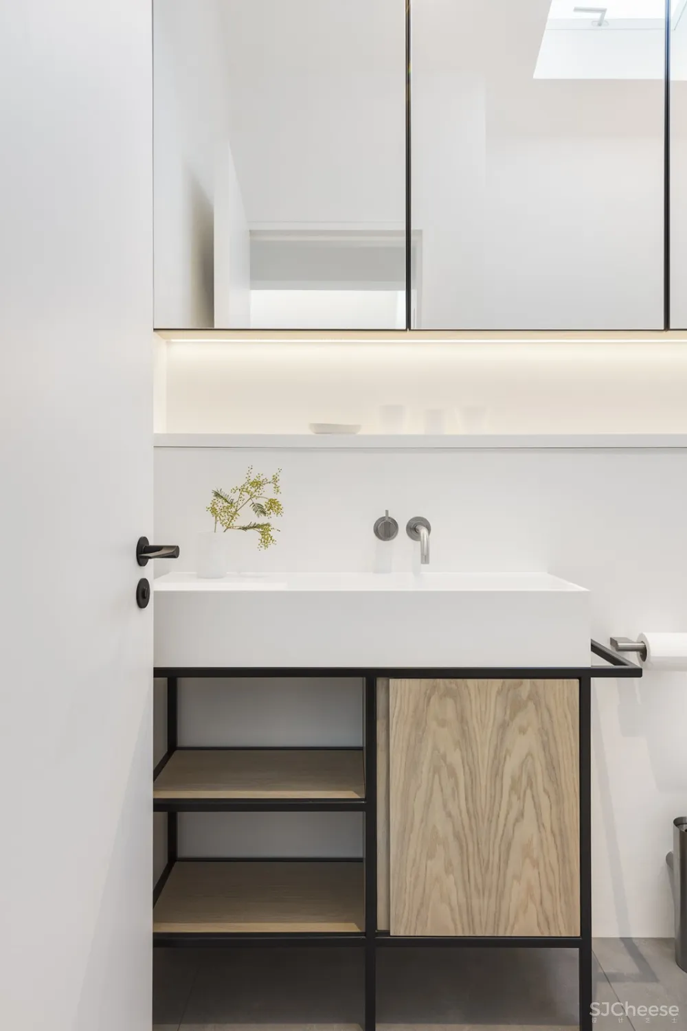 Louise Holt新作 | 永恒的简约美学