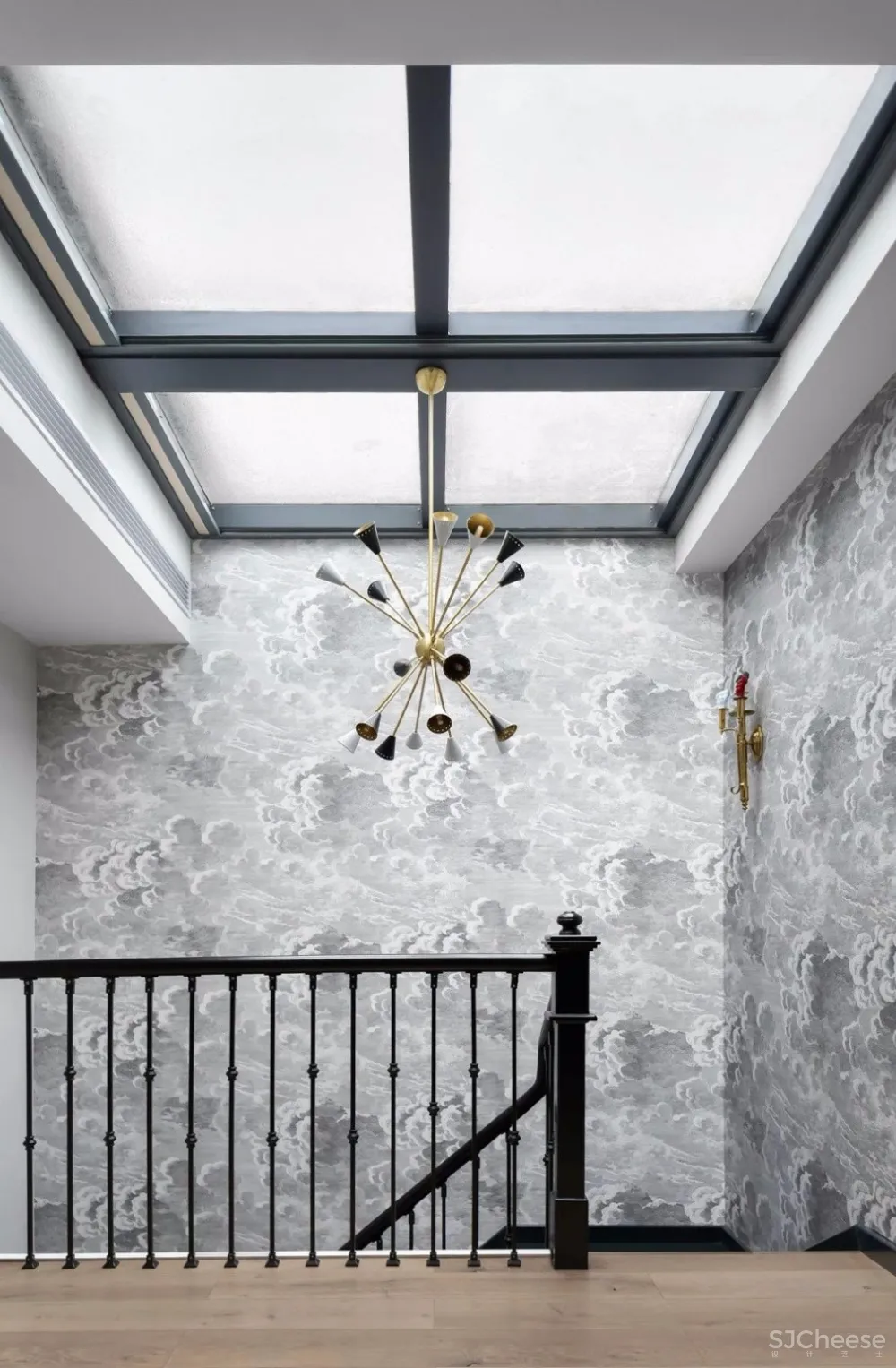 310㎡ 顶层洋房丨在这里养花、聚餐,美极了