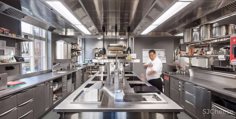 新作 | FOCKETYN DEL RIO Studio:瑞士 Parterre One 餐厅&酒吧