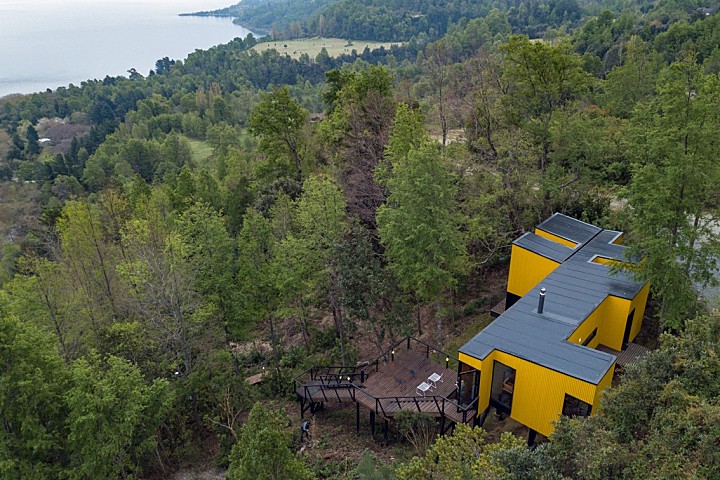 最新 | Alejandro Soffia:黄色屋子