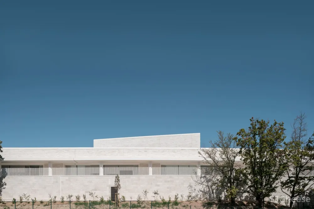 罗米莉公立学校 / Stéphane Fernandez - SARL atelier fernandez&serres