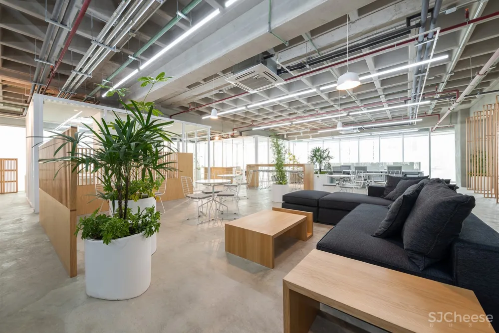 名创优品墨西哥办公空间 / Grupo Lateral Arquitectura y Construcción