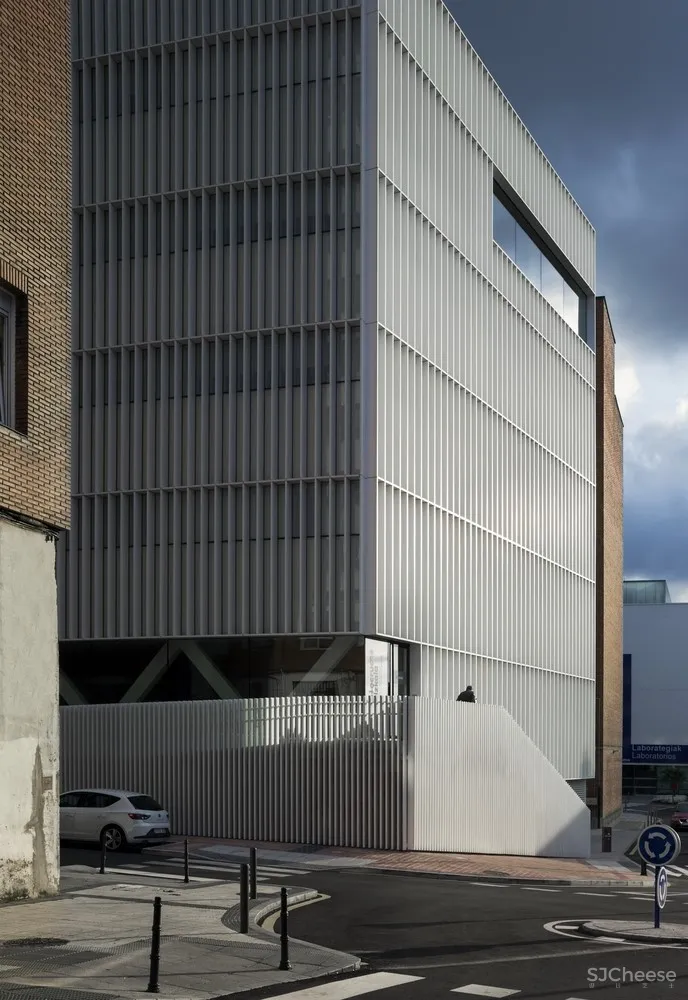 BioCruces 生物研究所总部/IDOM