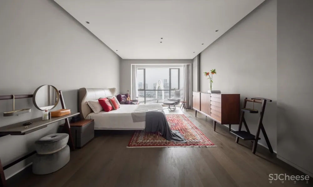 新作| 广州 500m² 大平层无敌江景奢宅，对望广州塔，超大空中泳池！