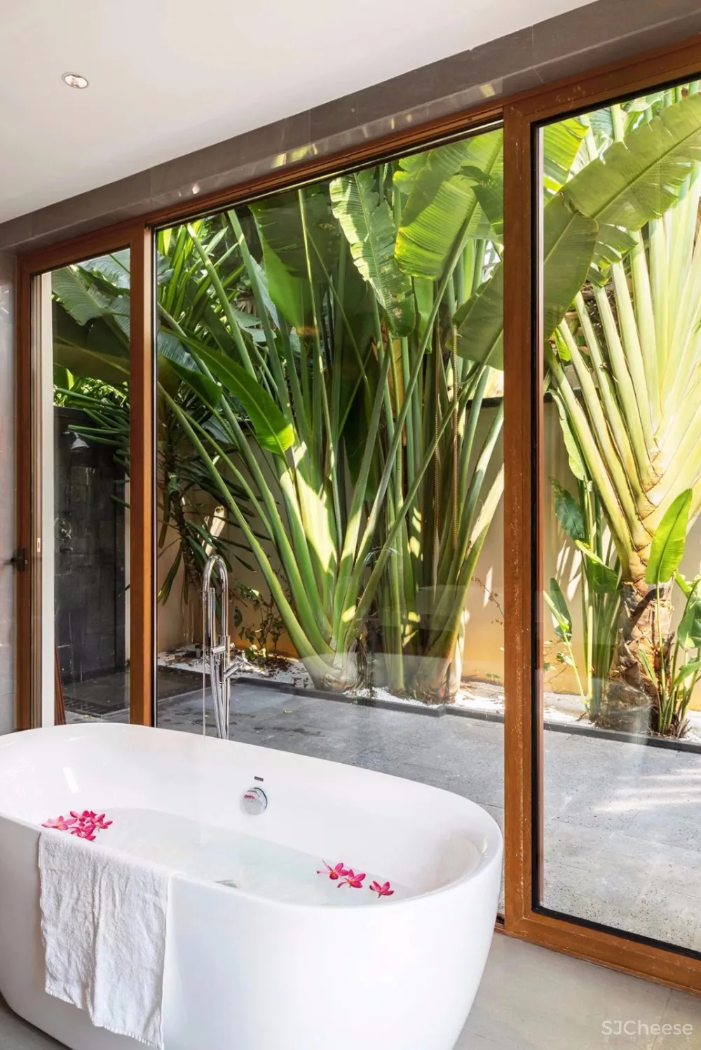 700㎡超级梦幻的花园大别墅丨打造栖居自然而现代的生活